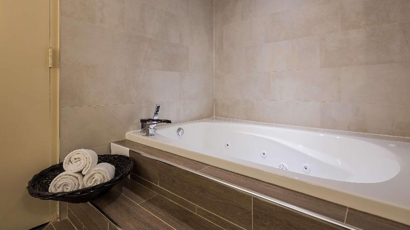 キングサイズベッドのスタンダードルーム, Sheraton Frankfurt Airport Hotel & Conference Center