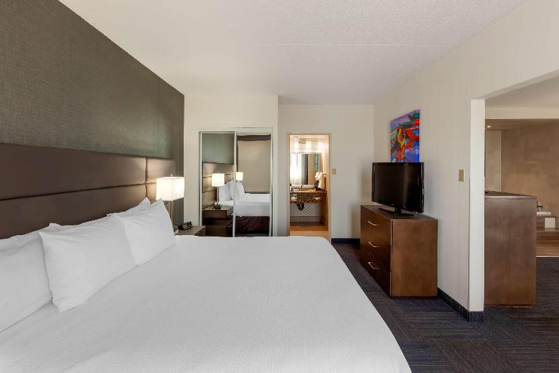 اتاق استاندارد با تخت بزرگ, Sheraton Frankfurt Airport Hotel & Conference Center