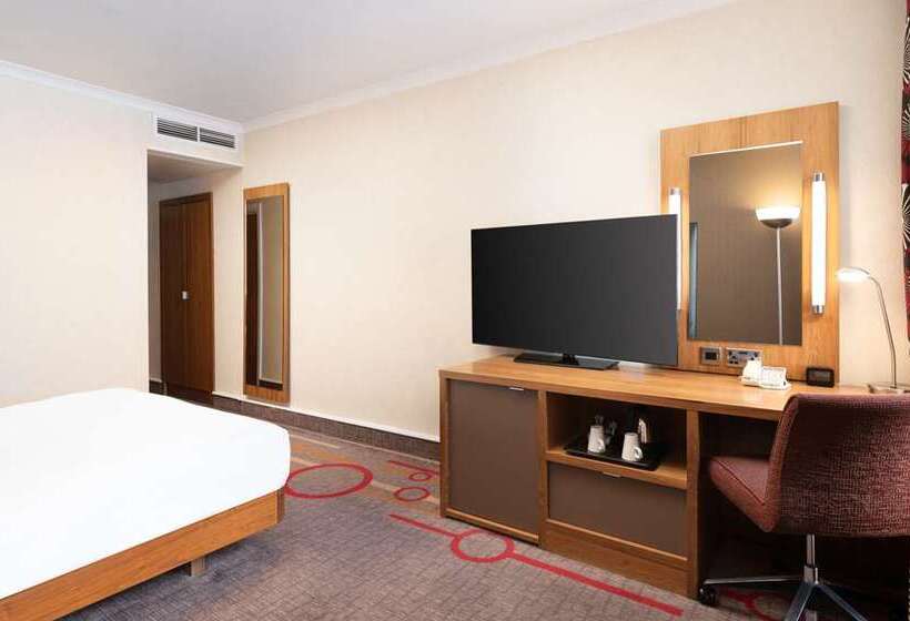 Номер Deluxe, Hilton Dresden An Der Frauenkirche