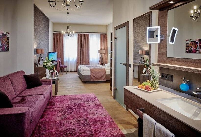 Полулюкс, Posthotel Donaustauf