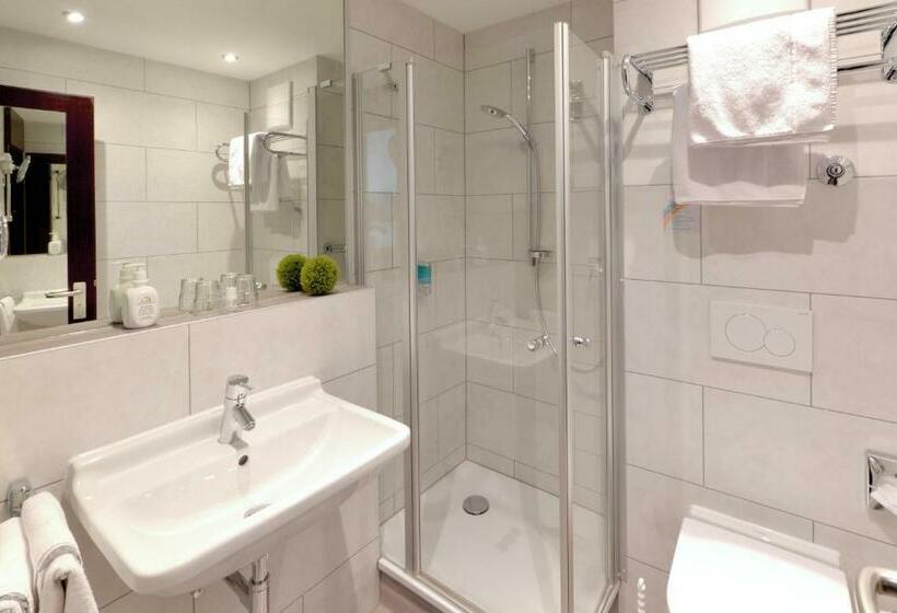 Семейные Апартаменты 3 Спальни, Ringhotel Loew S Merkur