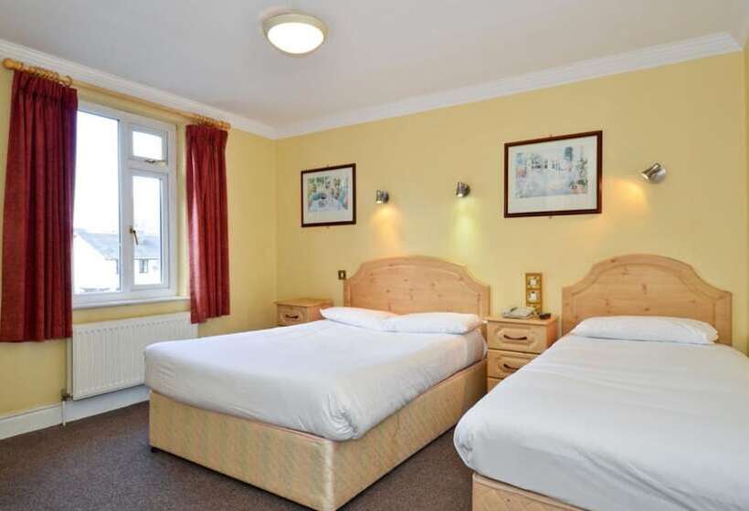Номер Стандарт Трехместный, Hibernian Hotel & Leisure Centre
