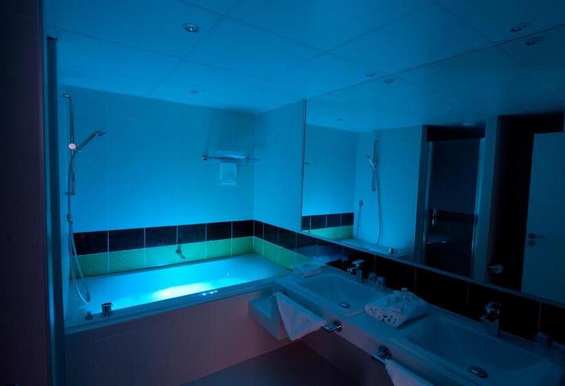 Люкс Кровать Кинг, Mercure Angoulême  Hôtel De France