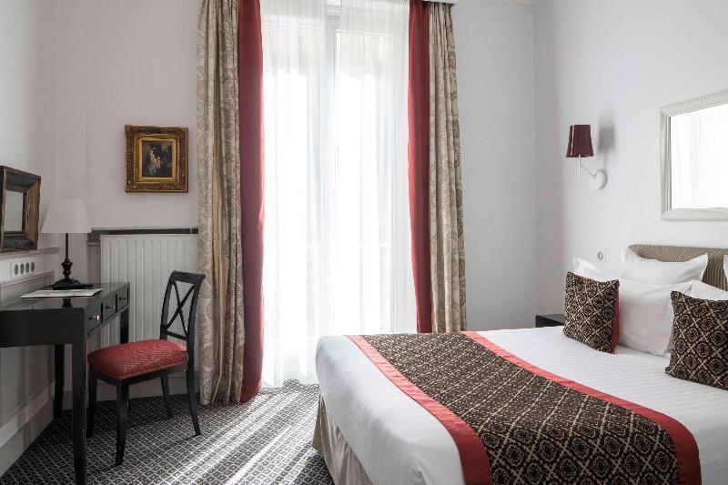 Номер Superior, Bradford Elysees  Astotel