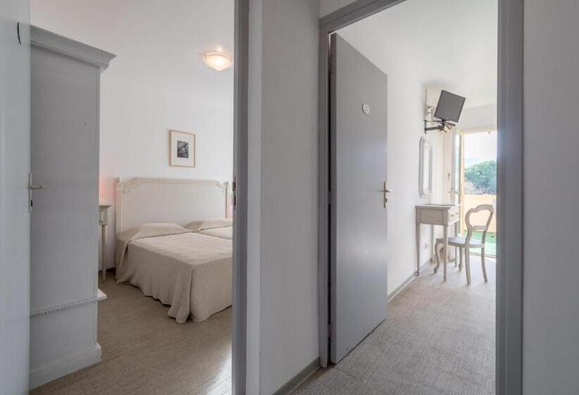 غرفة عائلية, Cala Di L Oru