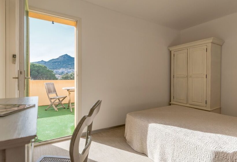 غرفة عائلية, Cala Di L Oru