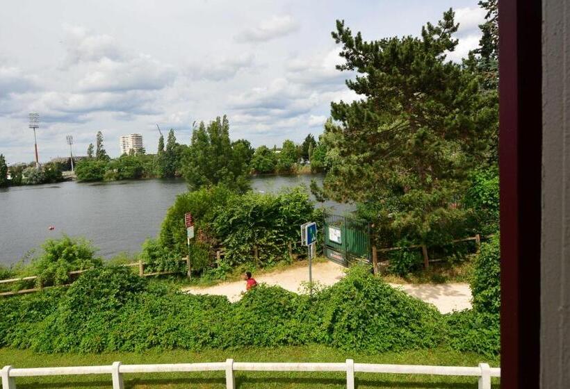 Номер Стандарт Вид на Озеро, Logis Hôtel Des Lacs Paris Sud