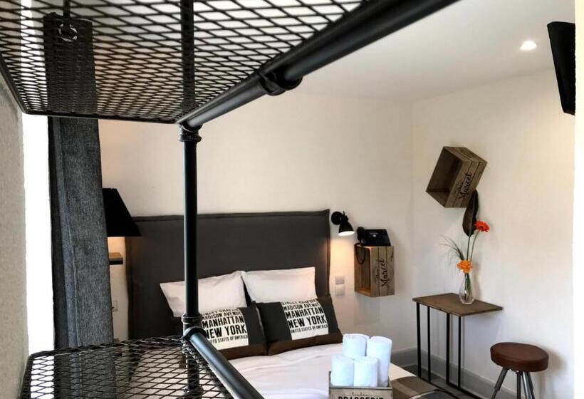 基本间, Hostellerie Des Bichonnieres