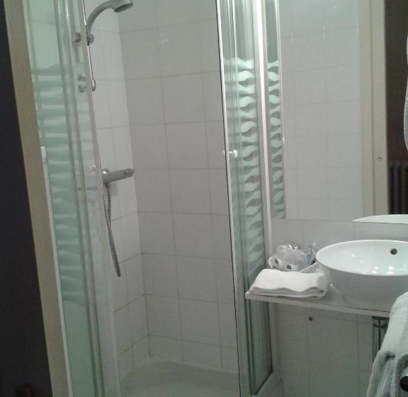 Классический Номер, Kyriad Saumur Hyper Centre Hôtel Appartements Et Spa Soins Sothys Paris