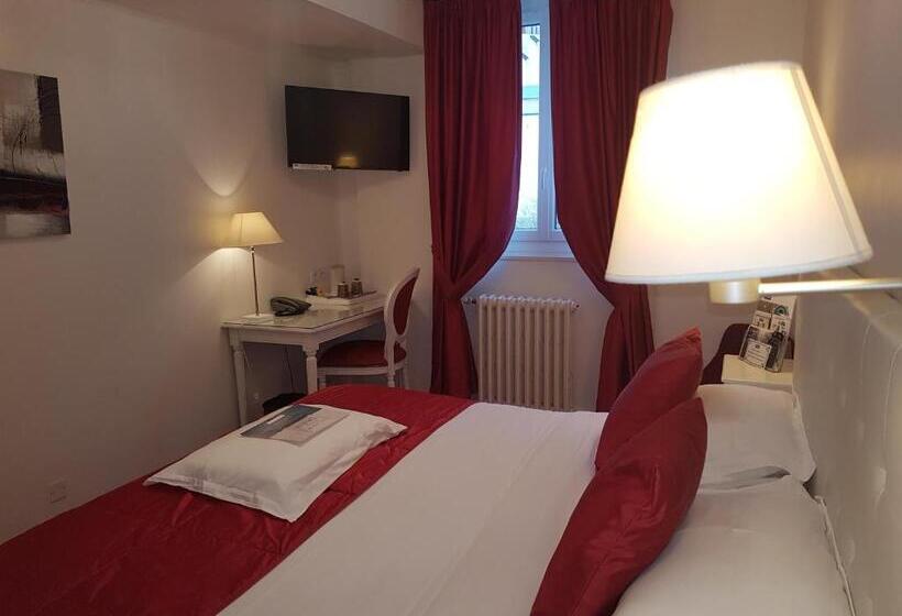 Номер Стандарт Трехместный, Kyriad Saumur Hyper Centre Hôtel Appartements Et Spa Soins Sothys Paris