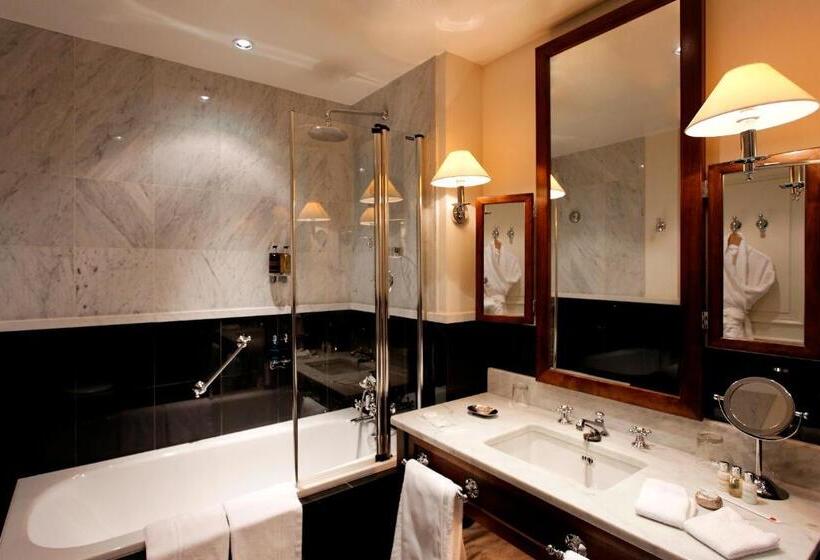 سوییت جونیور, La Tremoille Paris