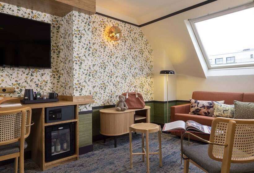 سوییت جونیور, Hôtel Jardin De Cluny