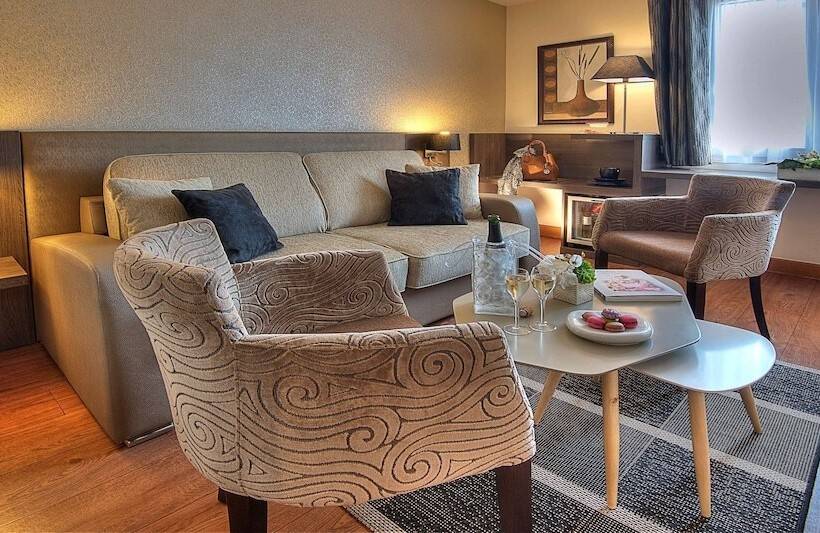 家庭间, Best Western Plus  Elixir Grasse