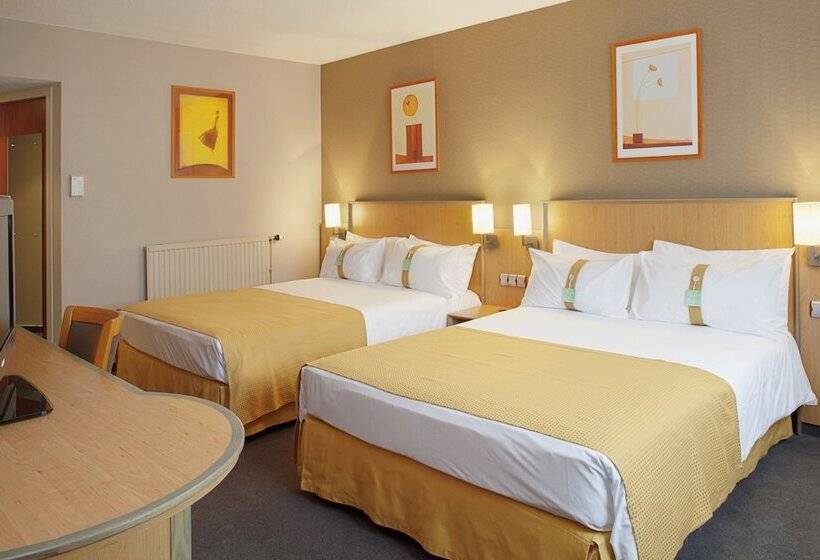 Номер Стандарт 2 Двуспальные Кровати, Holiday Inn Calais Centre, An Ihg
