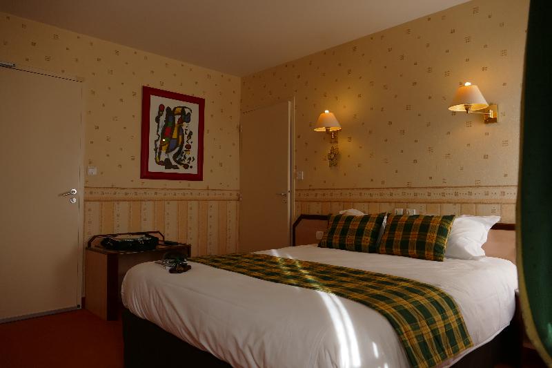 Номер Стандарт, Logis Hotels Le Champalud Restaurant La Citadelle