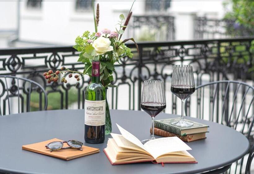 Люкс с Террасой, Hôtel & Spa Napoléon