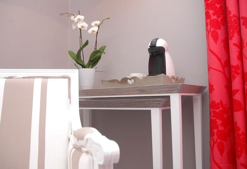 Номер Deluxe, The Originals Boutique, Hôtel Le Londres, Saumur