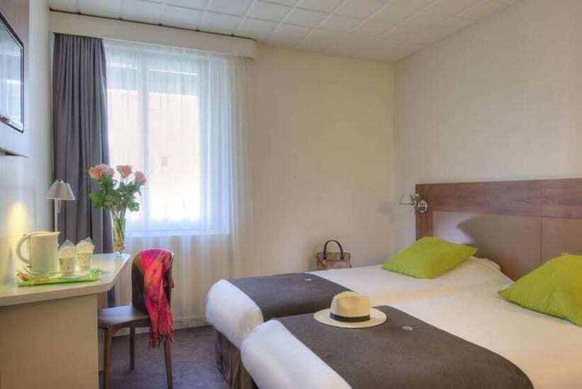 Номер Стандарт, Campanile Annecy Centre  Gare