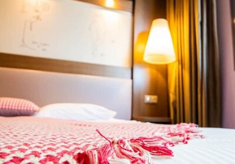 Номер Стандарт с Балконом, Le Safari Hotel Restaurant