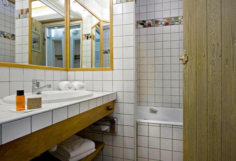 Номер Стандарт, Relais Du Bois Saint Georges   Hôtel De Charme
