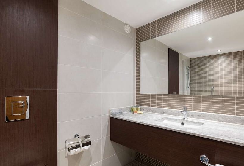 Номер Deluxe, Hilton London Gatwick Airport