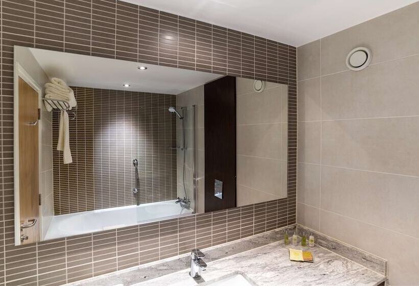 חדר דלוקס, Hilton London Gatwick Airport