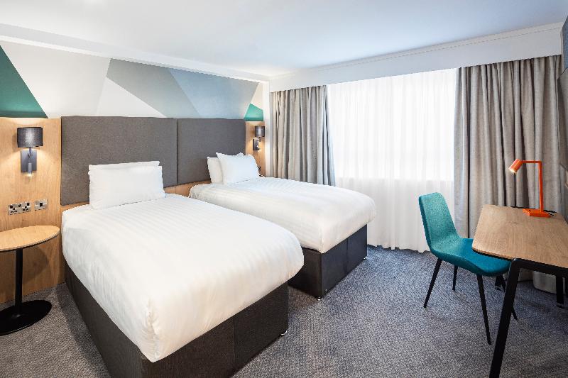 Номер Стандарт Адаптированный для Инвалидов, Holiday Inn Aylesbury, An Ihg