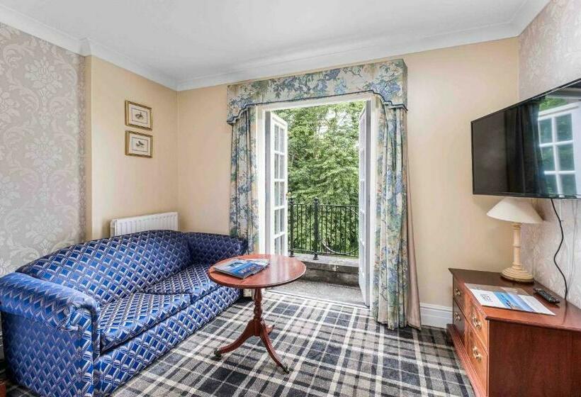 سوییت جونیور, Muthu Belstead Brook