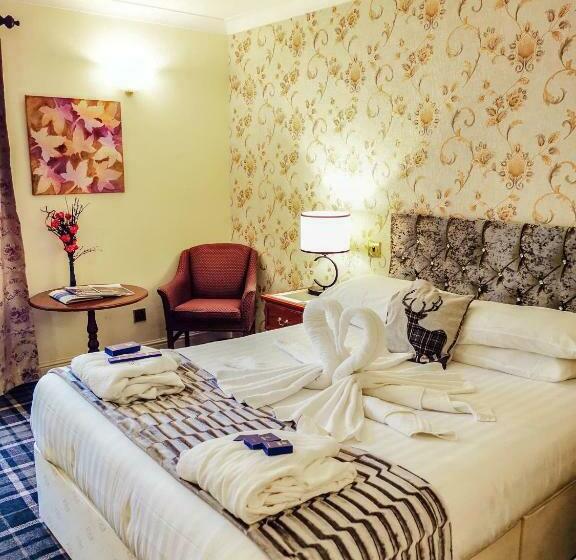 اتاق کلاب, Muthu Belstead Brook