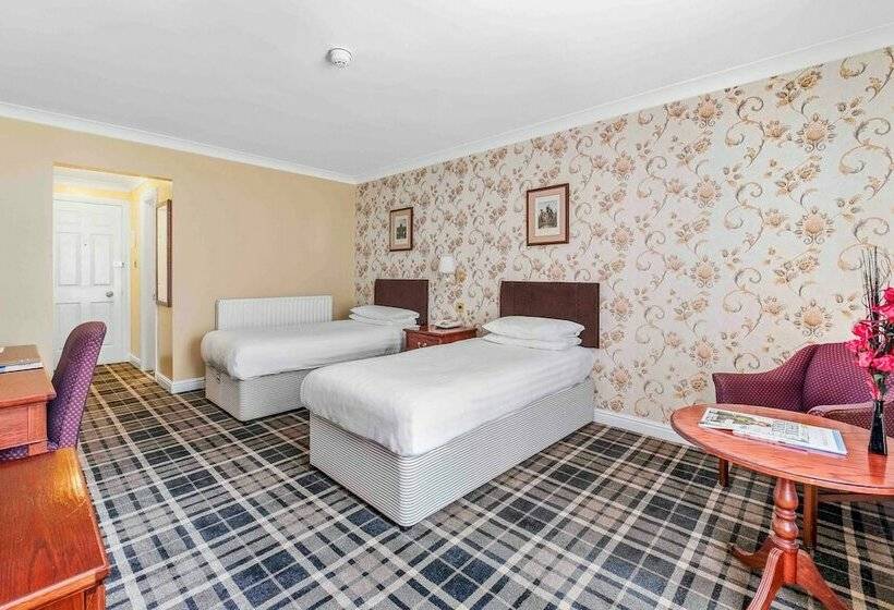 اتاق کلاب, Muthu Belstead Brook