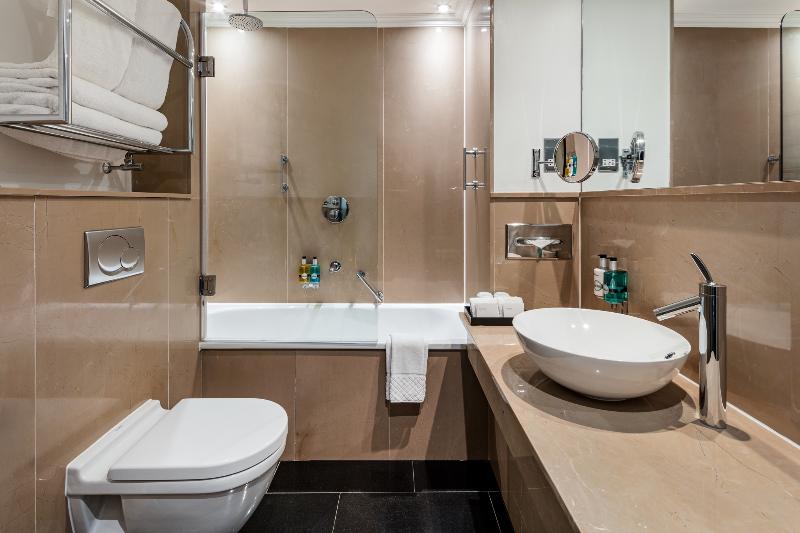 Номер Стандарт, Radisson Blu Hotel, London Bloomsbury