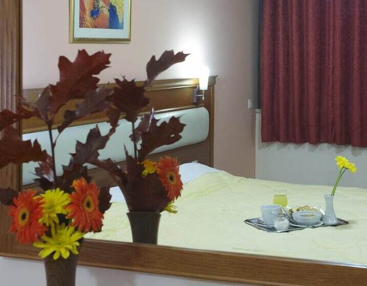 Номер Стандарт Трехместный, Acharnis Kavallari Hotel Suites