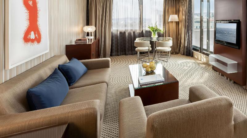 디럭스 스위트, Athenaeum Intercontinental, An Ihg