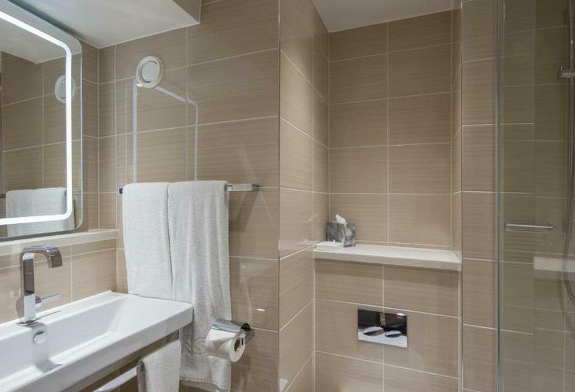 Номер Стандарт, Hilton London Metropole