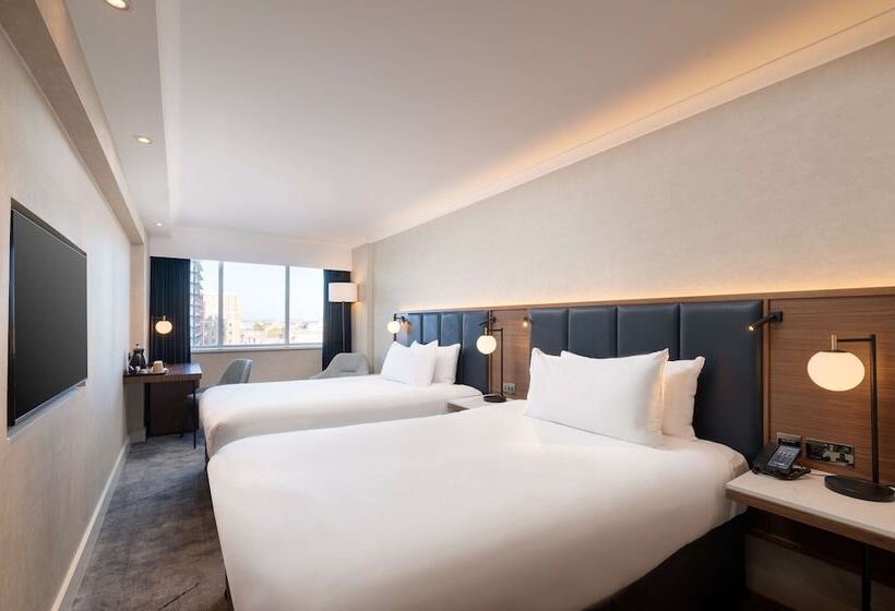 Номер Стандарт, Hilton London Metropole