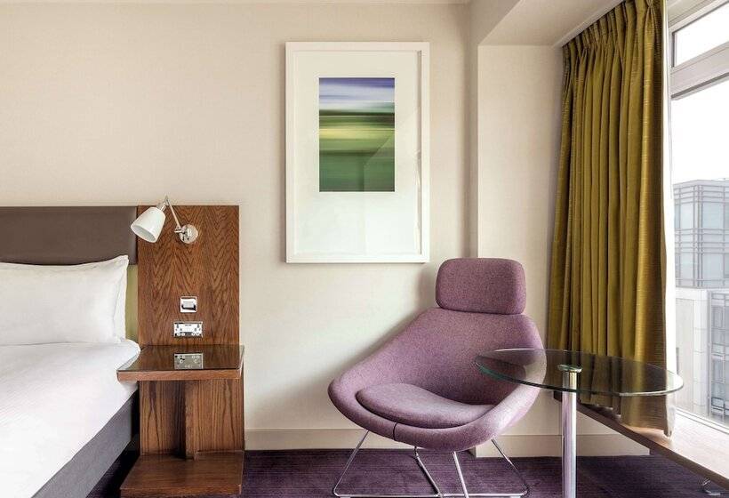 Номер Superior, Hilton London Metropole