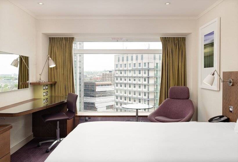 Номер Superior, Hilton London Metropole