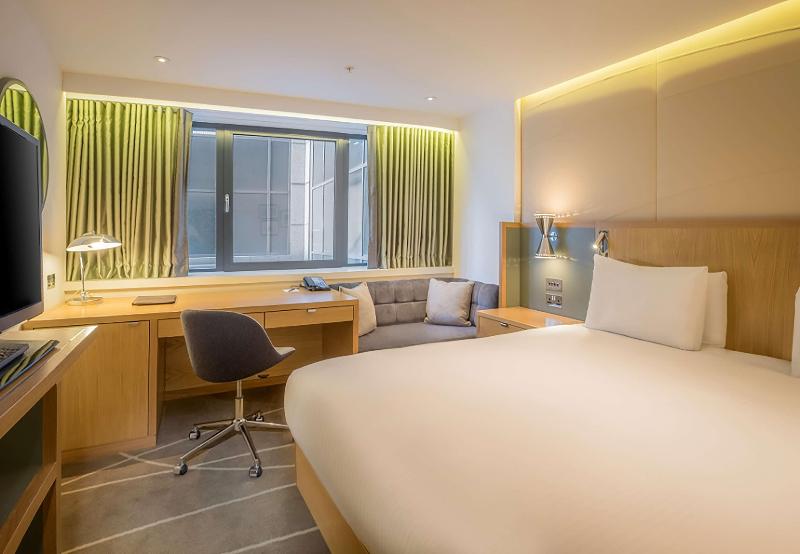 Номер Deluxe Кровать Кинг, Hilton London Metropole