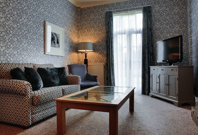 Люкс, Mottram Hall