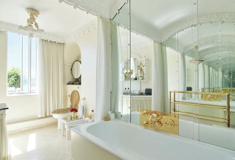 Люкс с Террасой, The Dorchester   Dorchester Collection