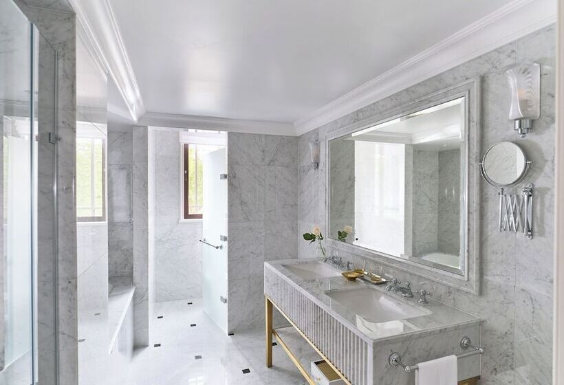 Номер Deluxe, The Dorchester   Dorchester Collection