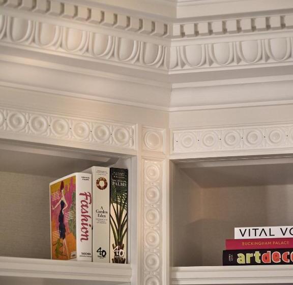 标准工作室, The Dorchester   Dorchester Collection