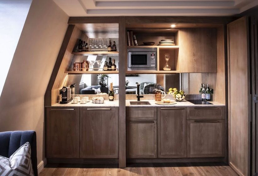 Номер Стандарт, The Marylebone