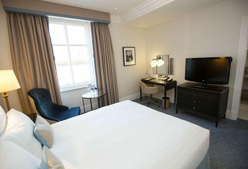Номер Deluxe, The Waldorf Hilton London