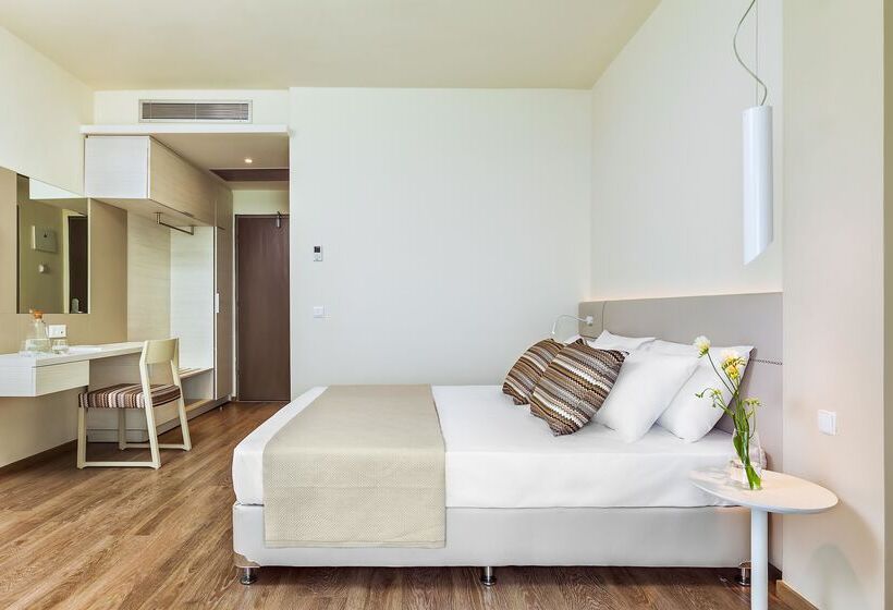 اتاق لوکس با چشم‌انداز دریا, Ammon Zeus Luxury Beach