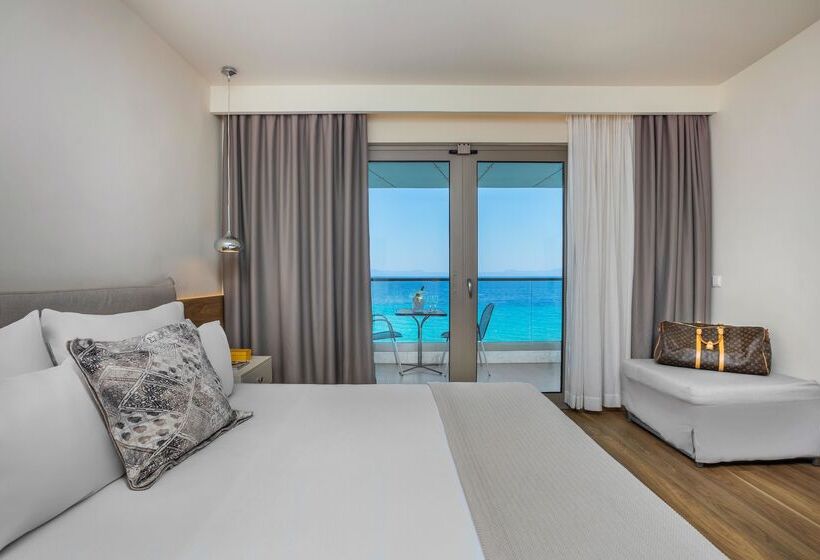 اتاق لوکس با چشم‌انداز دریا, Ammon Zeus Luxury Beach