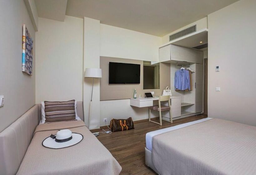 اتاق لوکس با چشم‌انداز باغ, Ammon Zeus Luxury Beach