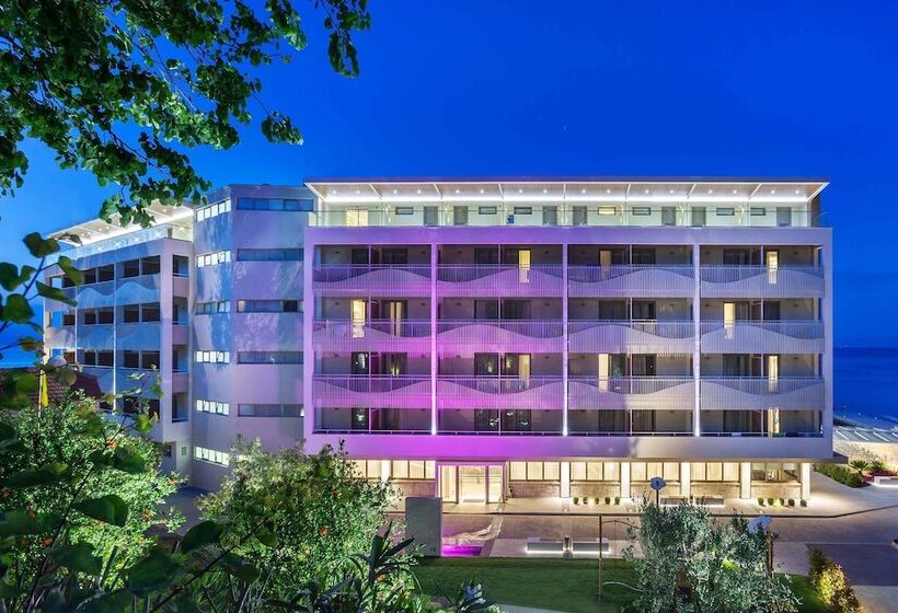 اتاق پریمیوم با چشم‌انداز باغ, Ammon Zeus Luxury Beach