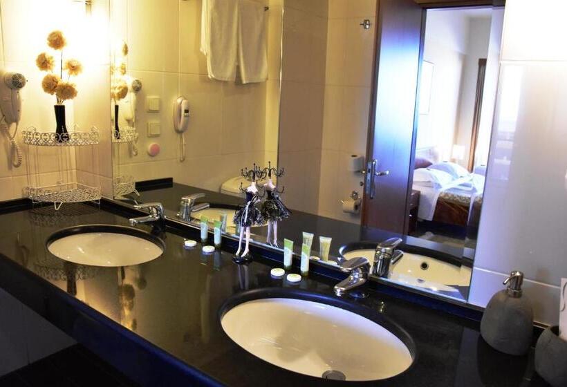 سوییت با چشمانداز دریا, Oceanis