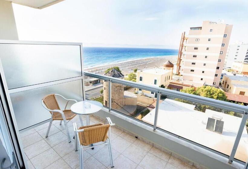 غرفة قياسية إطلالة جانبية علي البحر, Riviera